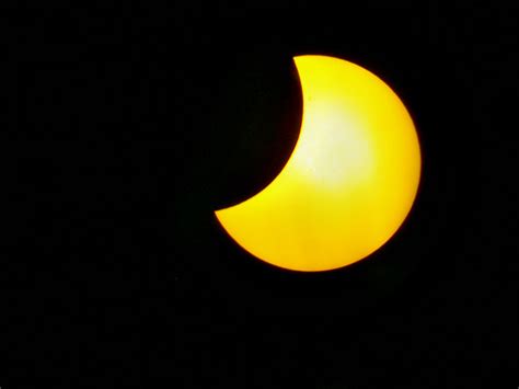 april 8 2005 solar eclipse